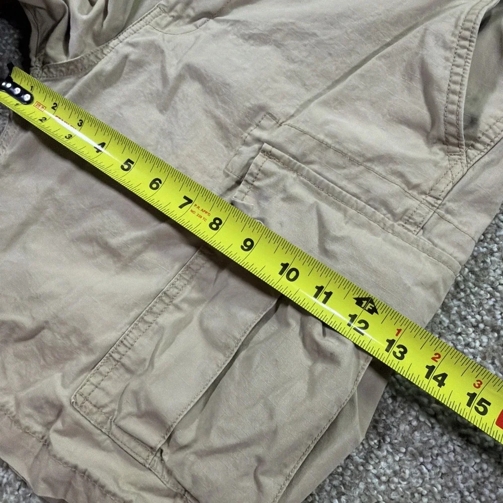 Vintage Levis Men Cargo Shorts W34 Tan Khaki Cotton Relaxed Multi Pocket Utility